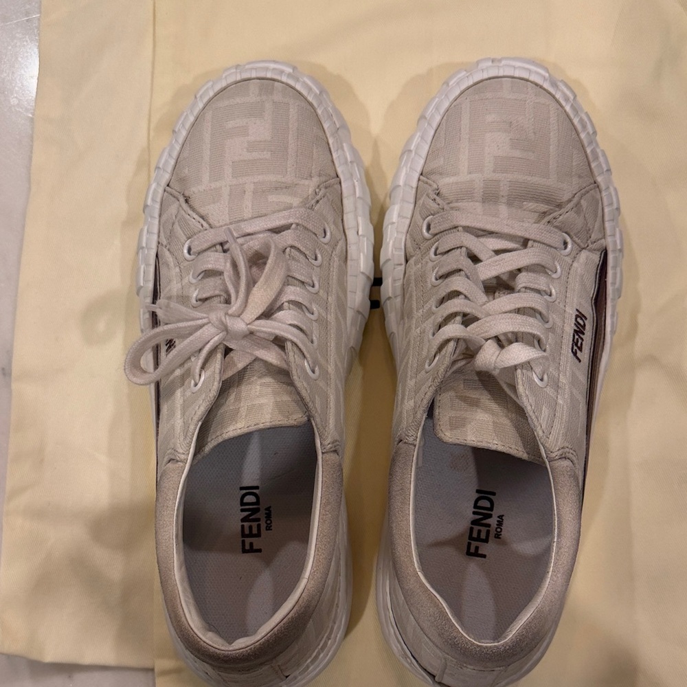 Fendi Beige and Brown Gradient Low-Top Sneakers - Picture 2 of 6